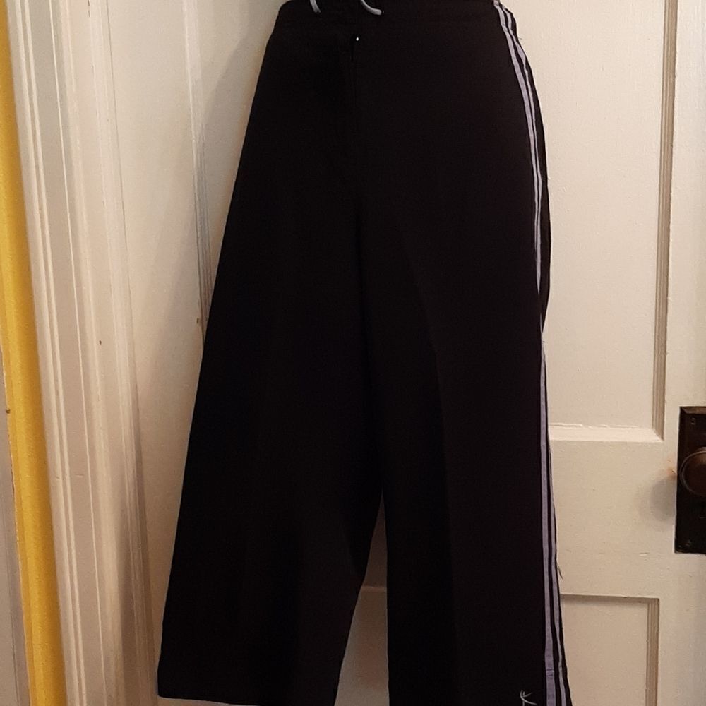 Danskin Now  women running Capri Size M 8-10